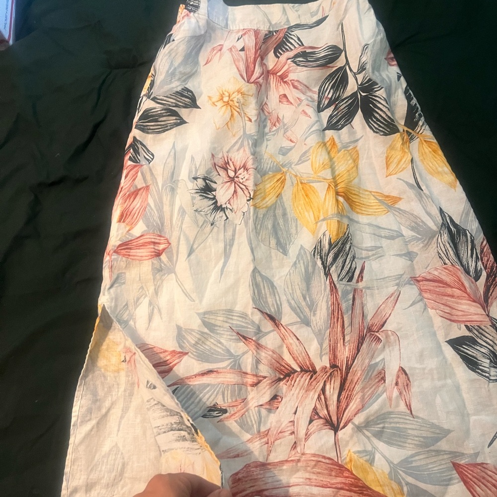 C.C California Linen Skirt with pockets - Picture 5 of 8